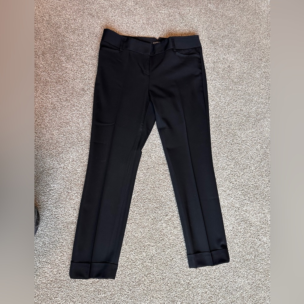 Women’s Black Express Columnist dress works pants. 4R. Cuff ankle
